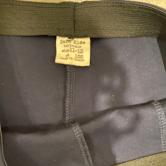 Zara girls fitted slacks with seam in front. - Picture 4 of 4